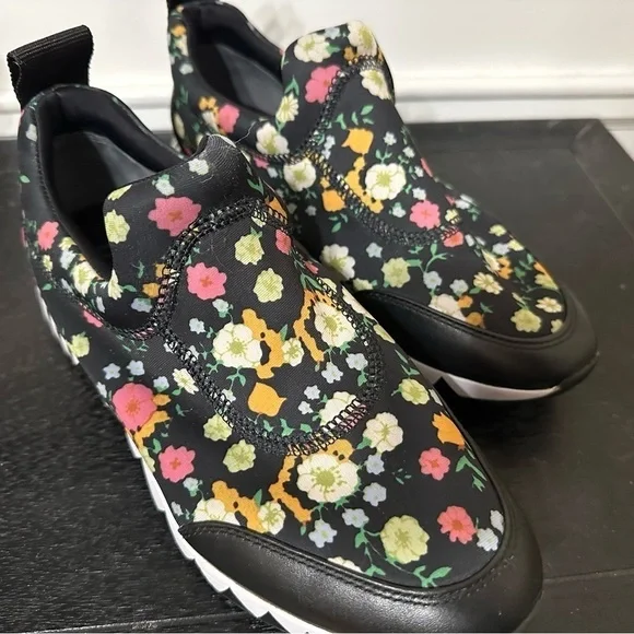 Authentic Tory Burch Black and Floral Women’s Sneakers Size 7 EUC - Picture 1 of 7